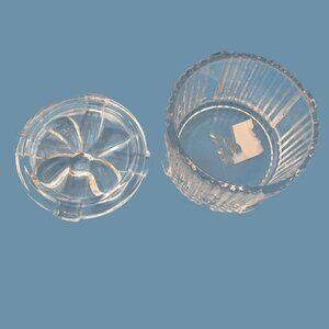 G_lass Candy Canister Christmas Theme & bow on lid Perfect for candies